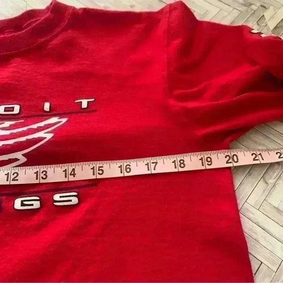 NHL Red Wings Long Sleeve Shirt Women's Size Medium - Picture 6 of 7